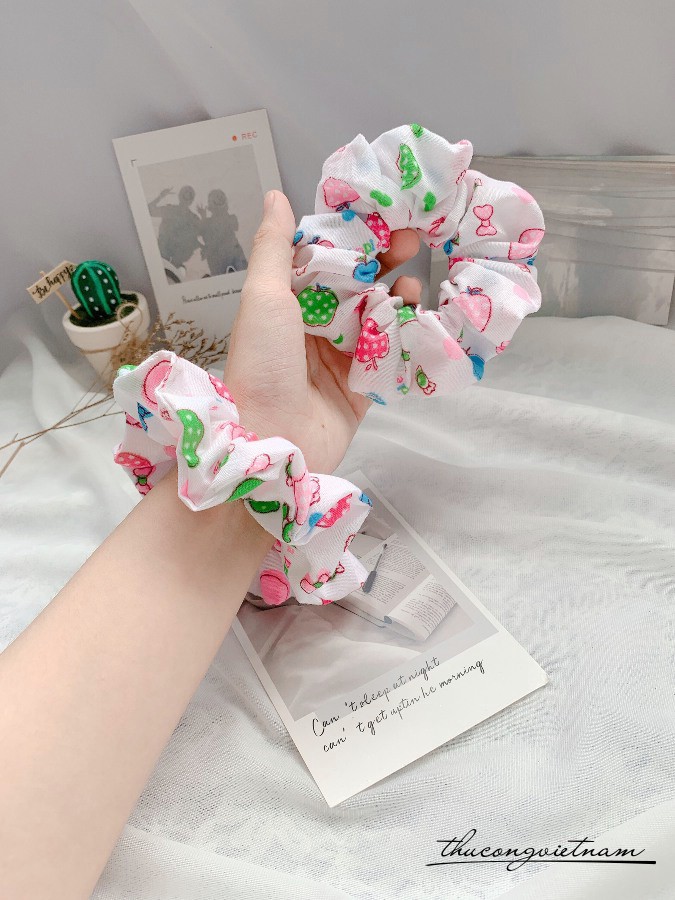 cột tóc Scrunchies caro- m3